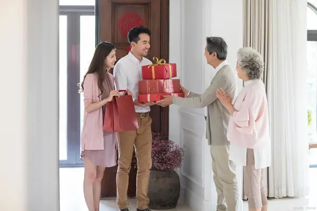 亲家第一次见面怎么称呼、聊什么？看这篇就够了
