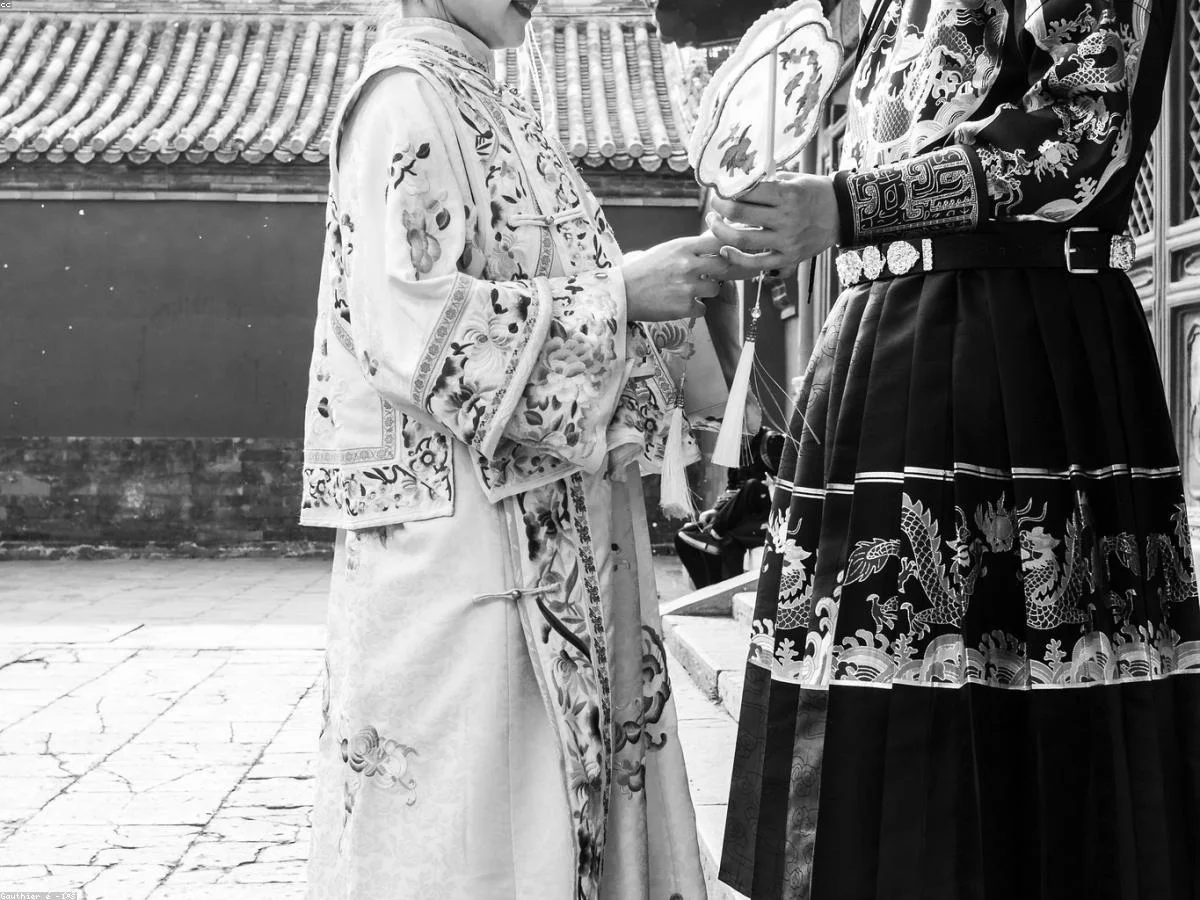秀禾服和晨袍怎么选?两件中式婚服一次分清